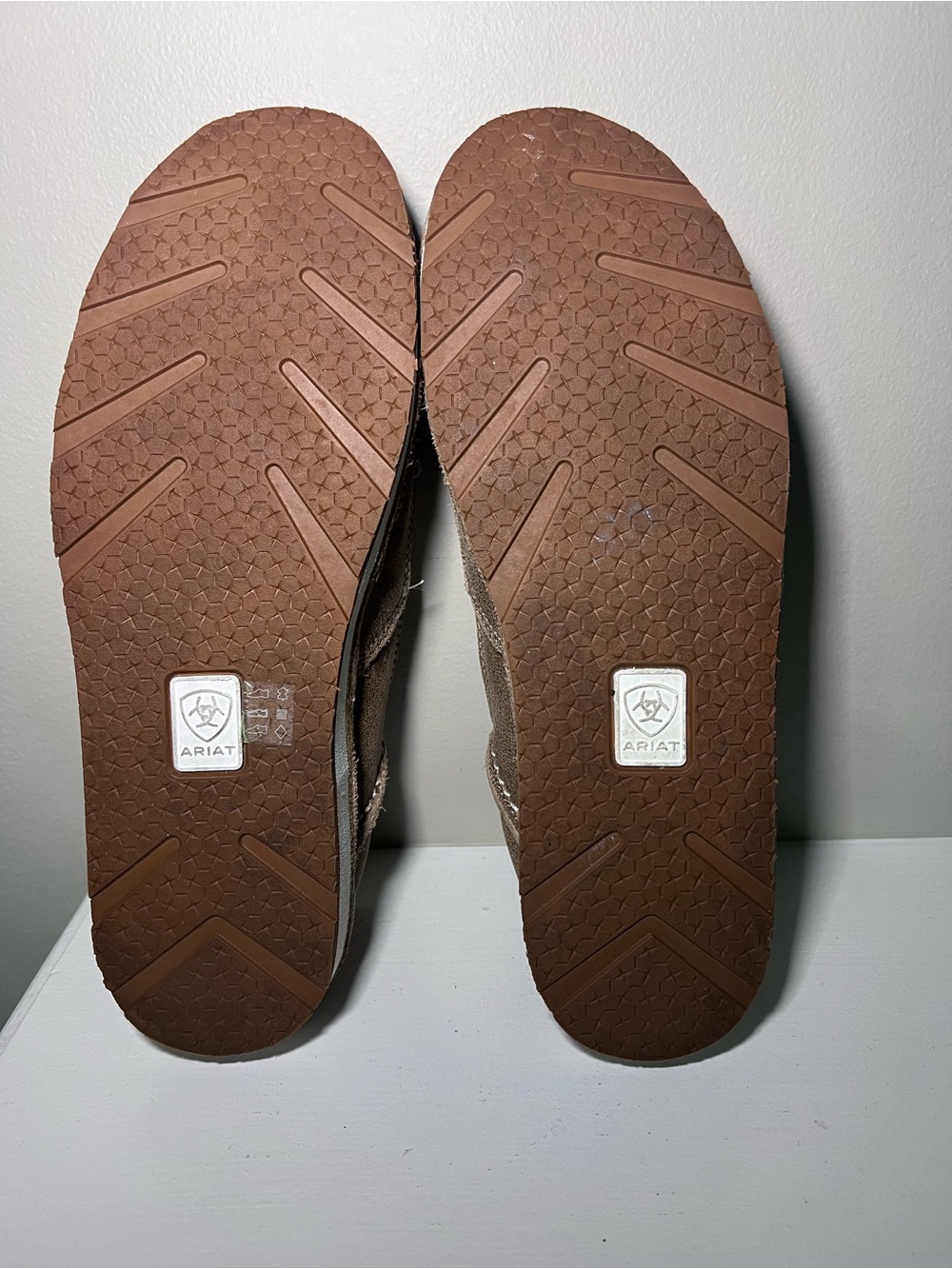Ariat Women’s Cruiser Cow Print Hair-On Shoes Adobe NWOT Size 9B moccasin - Picture 9 of 9